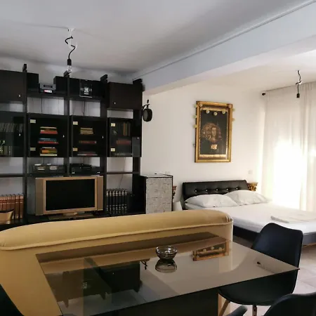 Db Interiors *