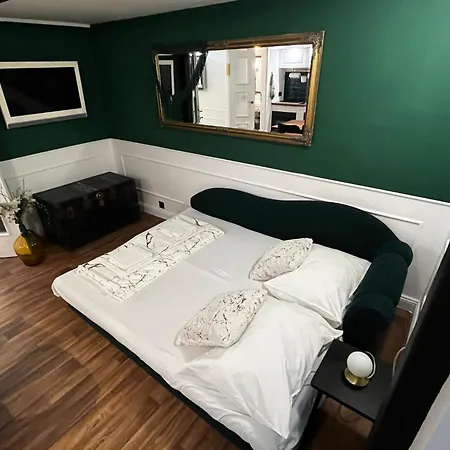 Db Interiors * Split