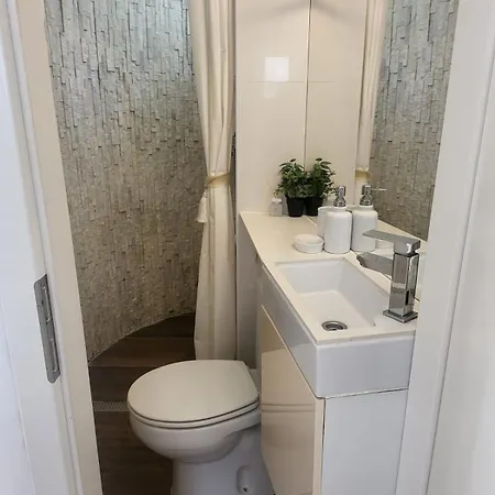 Db Interiors Apartman *