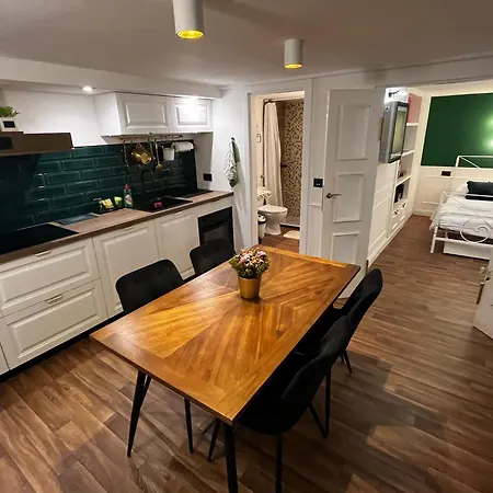 Db Interiors *